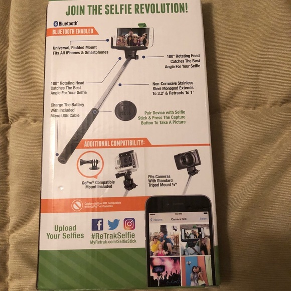 NIB Bluetooth wireless selfie stick - Picture 2 of 3